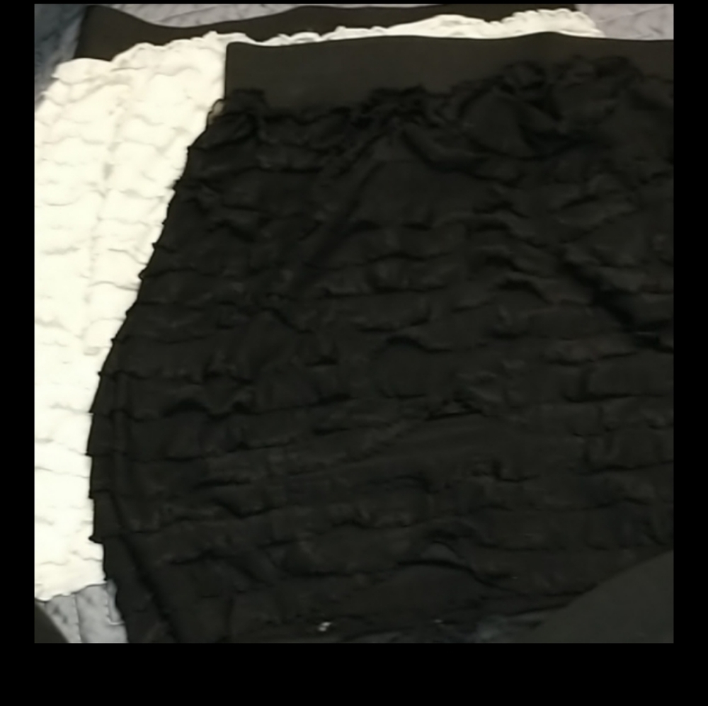 LC white & black ruffle skirt